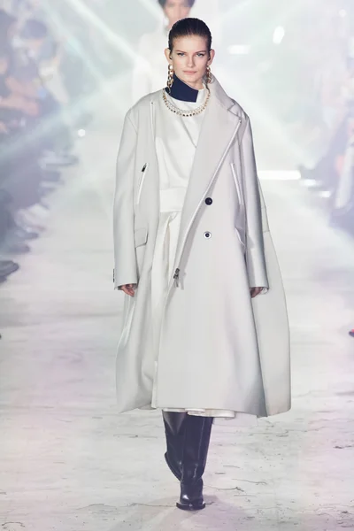 Look 22